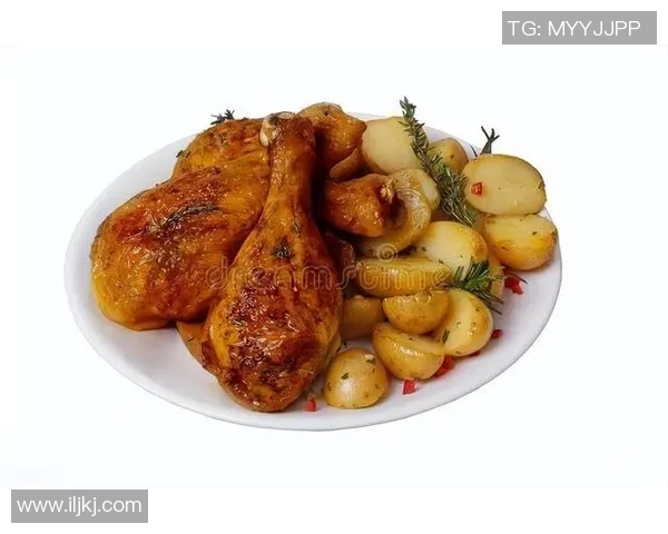 街头偶遇足球明星与好友共享美味鸡肉大餐的趣味瞬间