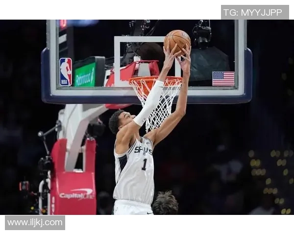 文班亚马新赛季表现惊艳场均数据超越同届新秀引发热议